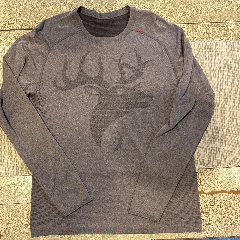 Lululemon Men's Gray Long Sleeve Shirt with Deer Design